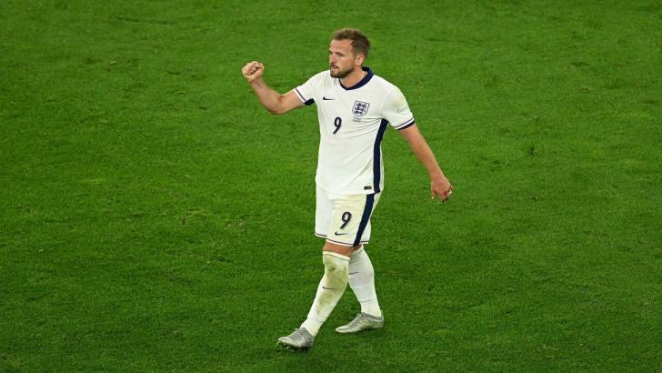 Harry Kane playing for England at Euro 2024